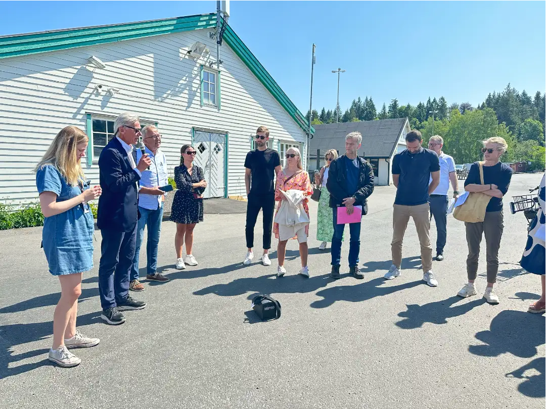 Skoyen Befaring Bilde fra befaring på Skøyen av byutviklingskomiteen. Tung kritikk av medvirkningen fra kontrollutvalget og bystyret ble ignorert i saken